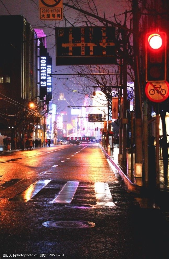 关键词:上海南京步行街 上海 南京步行街 夜景 街景 上海摄影 摄影