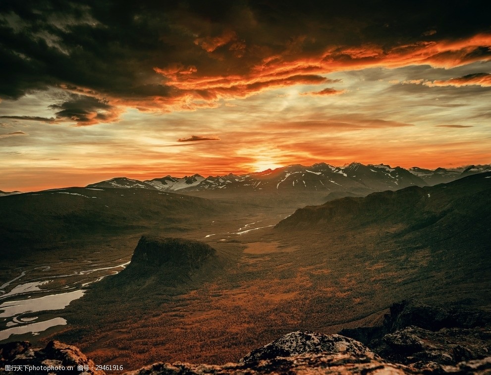 关键词:夕阳下的大山风光 大山 高山 壮丽 黄昏 美景 多娇江山 摄影