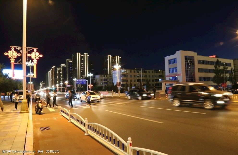 关键词:繁忙的街道 街道 风景 摄影 夜晚的街道      自然景观 自然