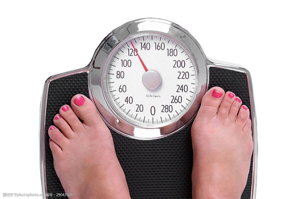 双脚站体重秤上免抠png透明素材