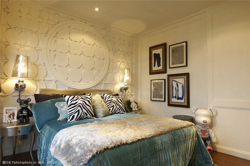 现代时尚卧室银色台灯室内装修效果图