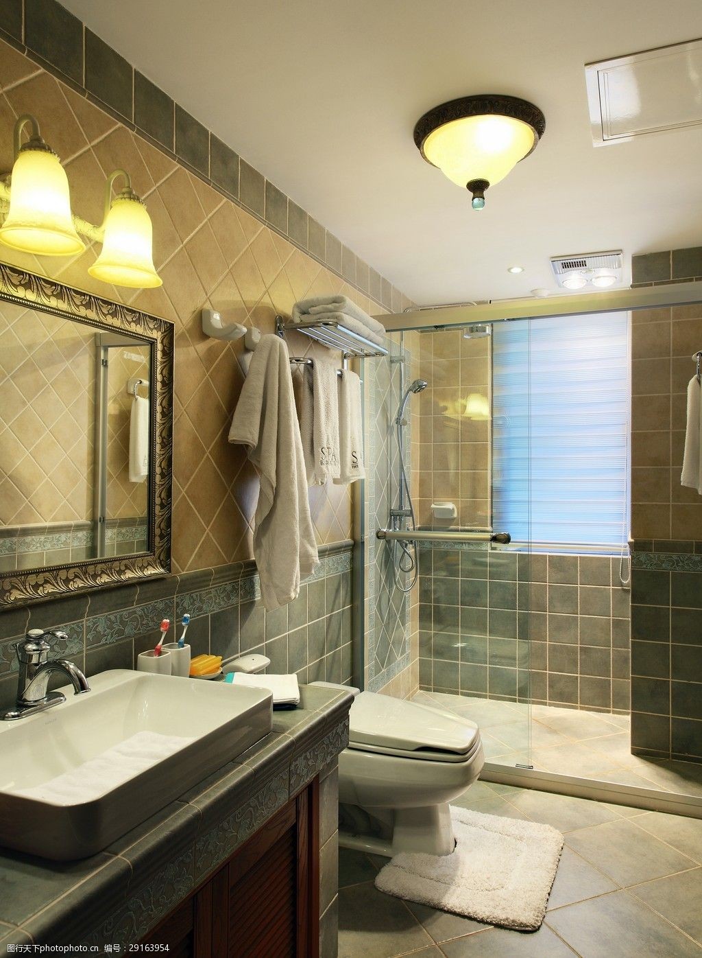 现代简约卫生间灰色格子背景墙室内装修图