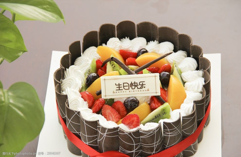 巧克力水果生日蛋糕图图片