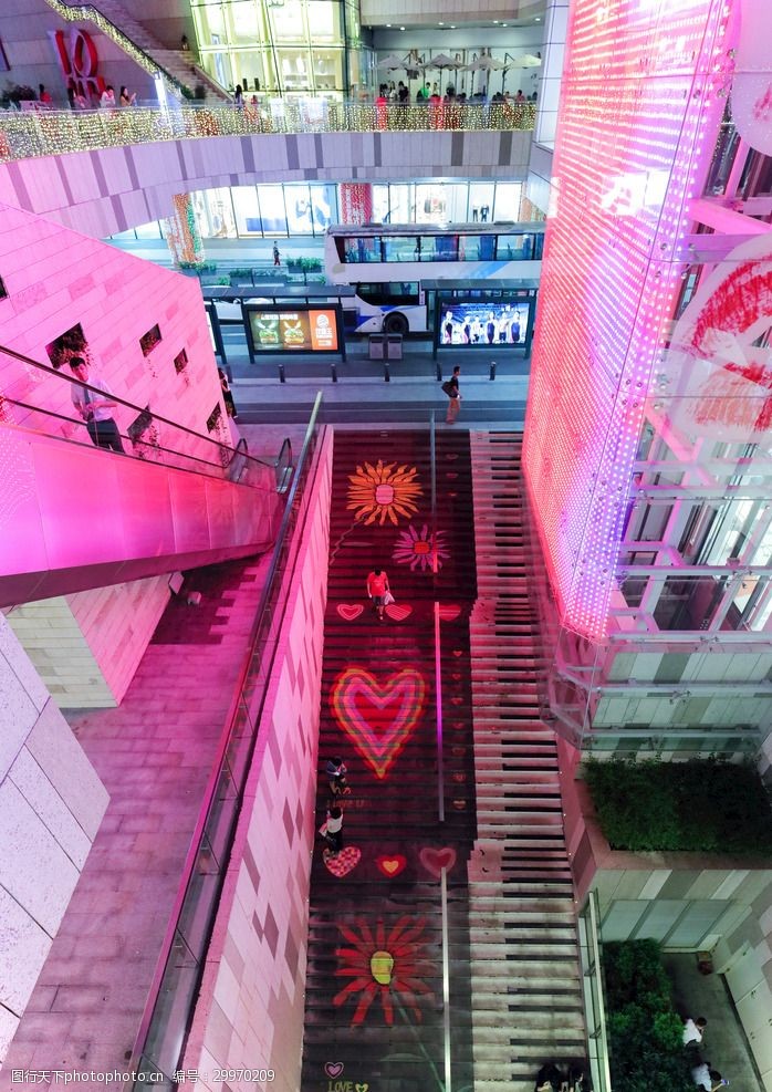 深圳九方城购物广场夜景